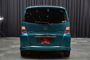 Минивэн Honda Freed 2012 года, 999000 рублей, Красноярск