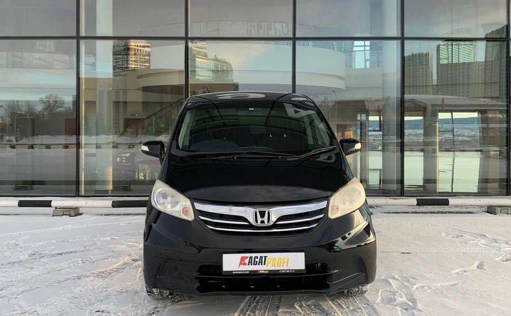 Минивэн Honda Freed 2013 года, 1162000 рублей, Красноярск