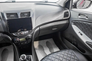 Хетчбэк Hyundai Solaris 2013 года, 949000 рублей, Барнаул