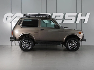Внедорожник ВАЗ (LADA) 4x4 (Нива) 2016 года, 630000 рублей, Минеральные Воды