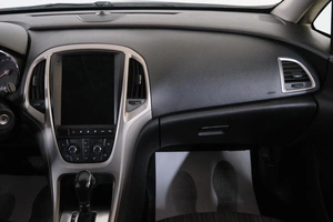 Универсал Opel Astra 2011 года, 769000 рублей, Омск