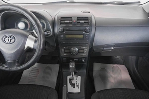 Седан Toyota Corolla 2008 года, 809000 рублей, Кемерово