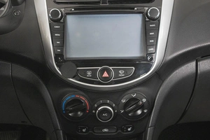 Седан Hyundai Solaris 2013 года, 949000 рублей, Кемерово