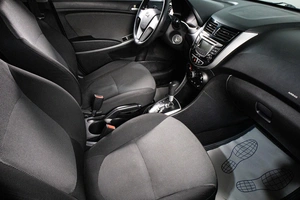 Седан Hyundai Solaris 2011 года, 599000 рублей, Сургут