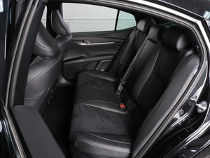 Седан Toyota Camry 2026 года, 4237000 рублей, Красный Пахарь