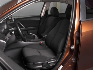 Седан Mazda 3 2013 года, 919000 рублей, Красный Пахарь