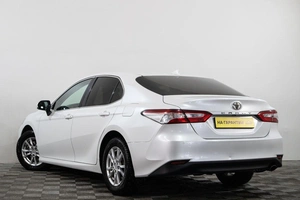 Седан Toyota Camry 2018 года, 2559000 рублей, Сургут