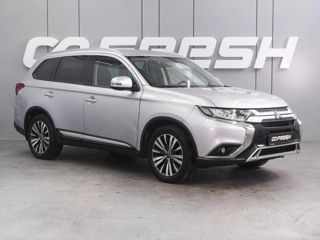 Внедорожник Mitsubishi Outlander 2019 года, 1899000 рублей, Воронеж