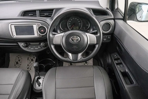 Хетчбэк Toyota Vitz 2013 года, 749000 рублей, Красноярск