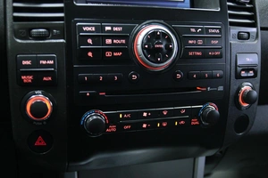 Пикап Nissan Navara 2013 года, 2098000 рублей, Солонцы