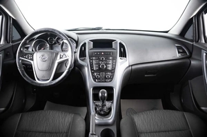 Седан Opel Astra 2012 года, 789000 рублей, Пермь
