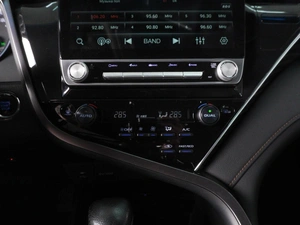Седан Toyota Camry 2020 года, 2699000 рублей, Красный Пахарь