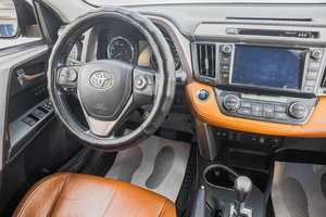 Внедорожник Toyota RAV4 2018 года, 2639000 рублей, Барнаул