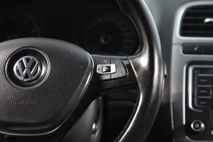 Седан Volkswagen Polo 2018 года, 1199000 рублей, Новосибирск