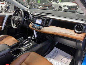 Внедорожник Toyota RAV4 2016 года, 2797000 рублей, Красноярск