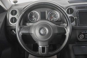 Внедорожник Volkswagen Tiguan 2011 года, 1289000 рублей, Кемерово