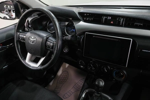 Пикап Toyota Hilux 2016 года, 2889000 рублей, Новокузнецк