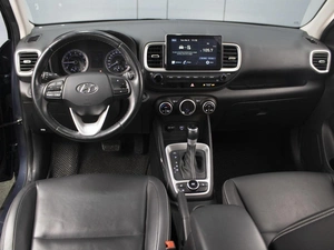 Внедорожник Hyundai Venue 2020 года, 2070777 рублей, Омск