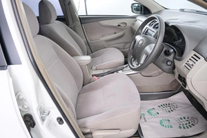 Седан Toyota Corolla Axio 2010 года, 789000 рублей, Красноярск