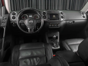 Внедорожник Volkswagen Tiguan 2012 года, 1199000 рублей, Тюмень