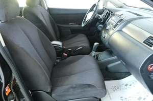 Хетчбэк Nissan Tiida 2010 года, 679000 рублей, Омск