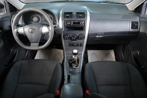 Седан Toyota Corolla 2011 года, 929000 рублей, Тюмень