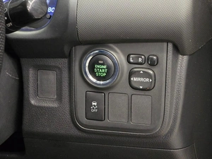 Минивэн Toyota Wish 2009 года, 1250000 рублей, Красноярск