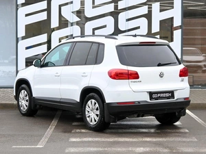 Внедорожник Volkswagen Tiguan 2015 года, 1345000 рублей, Волгоград