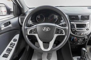 Седан Hyundai Solaris 2016 года, 1189000 рублей, Барнаул
