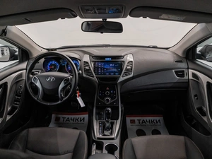 Седан Hyundai Elantra 2014 года, 1050000 рублей, Красноярск