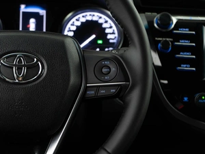 Седан Toyota Camry 2020 года, 2269050 рублей, Москва