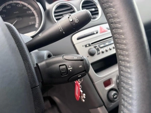 Хетчбэк Peugeot 308 2011 года, 730000 рублей, Орёл
