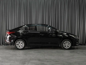 Седан Hyundai Solaris 2017 года, 1399000 рублей, Тюмень
