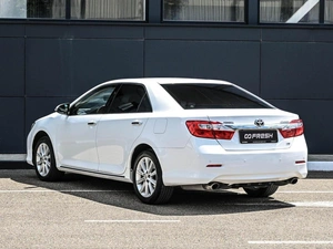 Седан Toyota Camry 2013 года, 1378000 рублей, Кирилловка