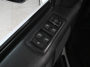 Внедорожник Land Rover Discovery 2014 года, 2269000 рублей, Аксай