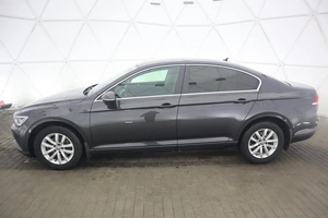 Седан Volkswagen Passat 2018 года, 2020000 рублей, Орёл