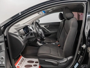 Седан Hyundai Elantra 2014 года, 1050000 рублей, Красноярск
