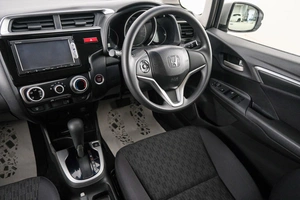 Хетчбэк Honda Fit 2013 года, 999000 рублей, Красноярск