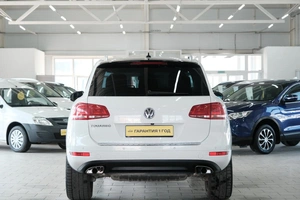Внедорожник Volkswagen Touareg 2014 года, 2349000 рублей, Омск