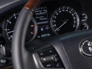 Внедорожник Toyota Land Cruiser 2020 года, 8299000 рублей, Сургут