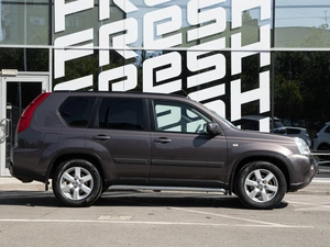 Внедорожник Nissan X-Trail 2010 года, 1050000 рублей, Волгоград