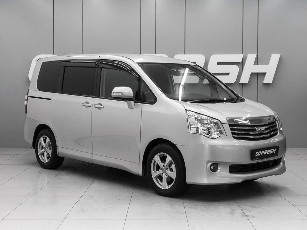 Минивэн Toyota Noah 2010 года, 1150000 рублей, Ростов-на-Дону
