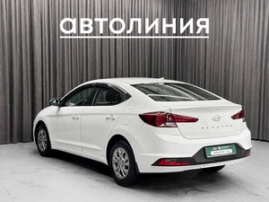 Седан Hyundai Elantra 2019 года, 1350000 рублей, Красноярск
