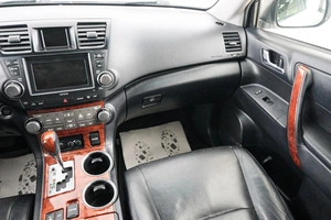 Внедорожник Toyota Highlander 2012 года, 2199000 рублей, Красноярск