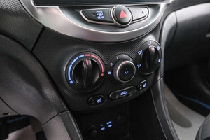 Седан Hyundai Solaris 2015 года, 889000 рублей, Красноярск