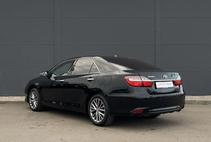 Седан Toyota Camry 2017 года, 1999000 рублей, Солонцы