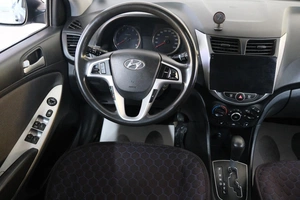 Седан Hyundai Solaris 2012 года, 869000 рублей, Омск