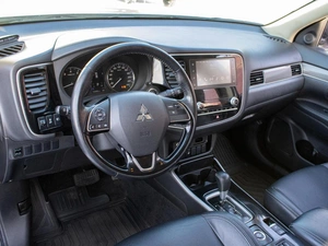 Внедорожник Mitsubishi Outlander 2021 года, 2199000 рублей, Петрозаводск