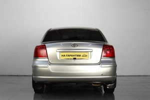 Седан Toyota Avensis 2005 года, 619000 рублей, Челябинск