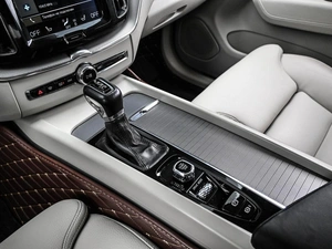 Внедорожник Volvo XC60 2018 года, 3669000 рублей, Кирилловка